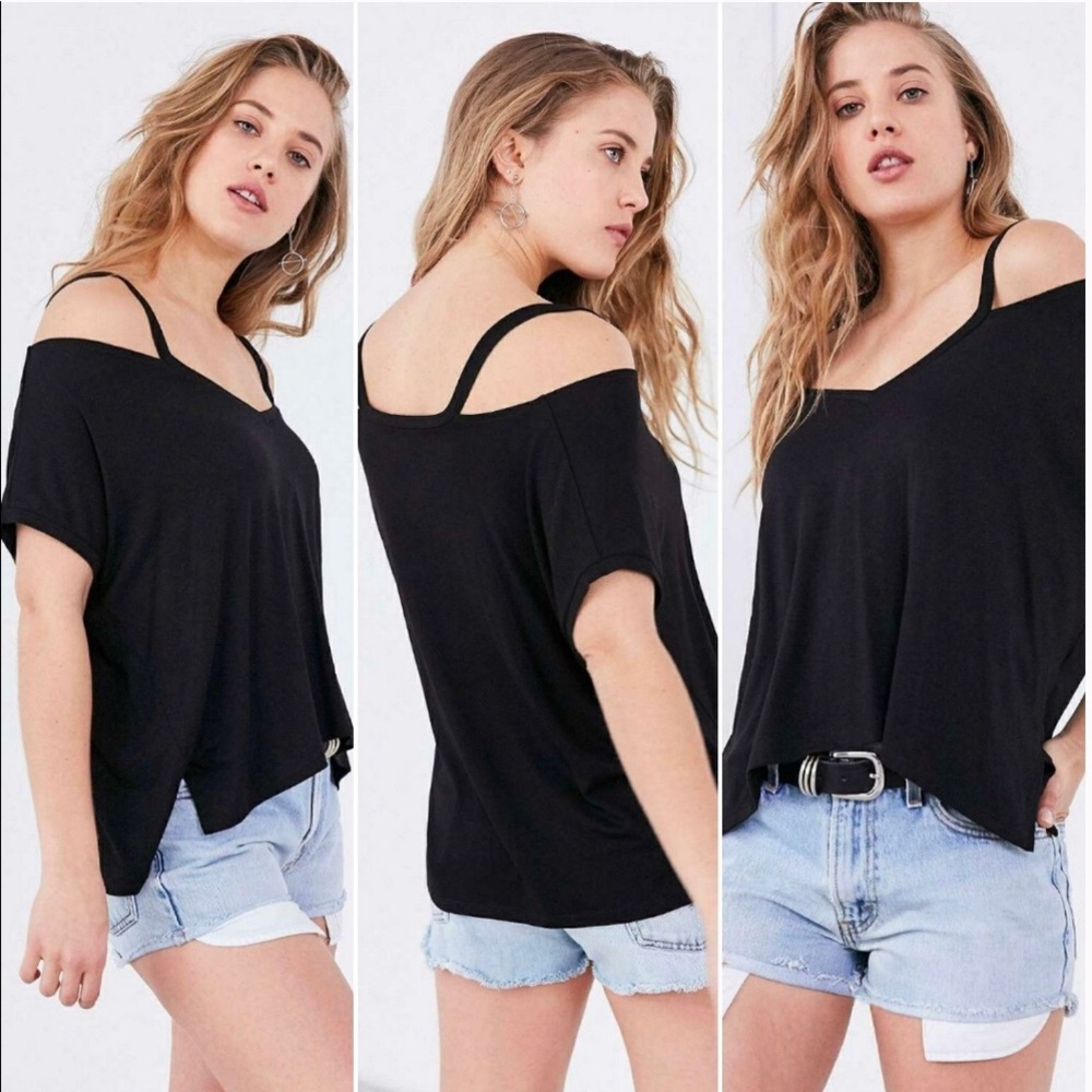Silence + Noise UO Split Cut Shoulder Tee